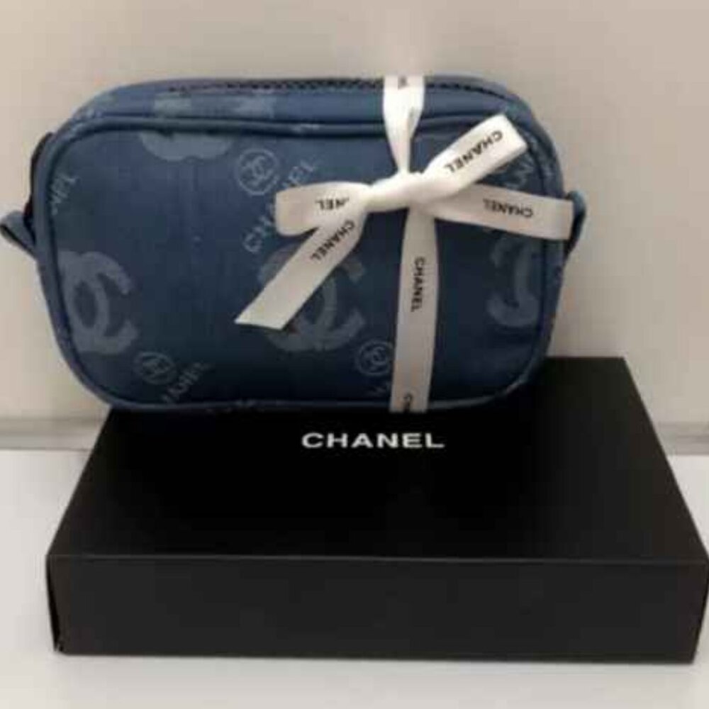 CHANEL LIMITED EDITION DENIM  POUCH/CLUTCH @ BOX.NO RIBBION!